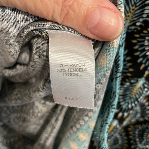 J Jill Peacock Print tunic in Teals Greens & Blue. Size M Petite - Picture 4 of 6